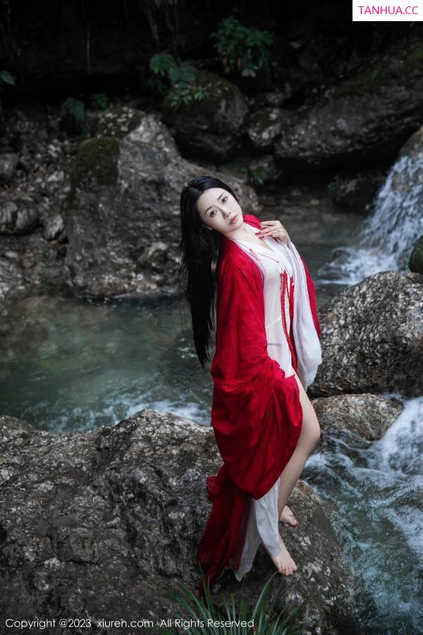   [XiuRen]高清写真图 2023.08.28 No.7295 严利娅Yuliya 妲己美臀第16张图片